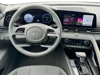 Hyundai ELANTRA 2025 SEL Confort 4p Sedan