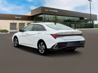 Hyundai ELANTRA 2025 SEL Confort 4p Sedan
