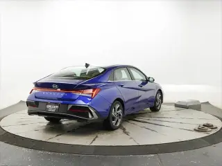 Hyundai ELANTRA 2025 SEL Confort 4p Sedan
