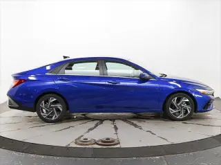 Hyundai ELANTRA 2025 SEL Confort 4p Sedan