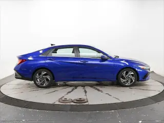 Hyundai ELANTRA 2025 SEL Confort 4p Sedan