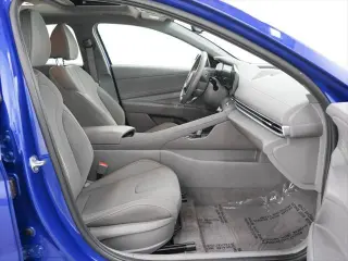 Hyundai ELANTRA 2025 SEL Confort 4p Sedan