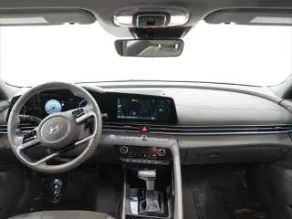 Hyundai ELANTRA 2025 SEL Confort 4p Sedan