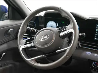 Hyundai ELANTRA 2025 SEL Confort 4p Sedan