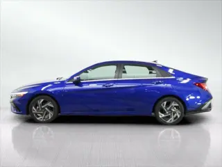 Hyundai ELANTRA 2025 SEL Confort 4p Sedan