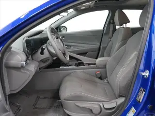 Hyundai ELANTRA 2025 SEL Confort 4p Sedan