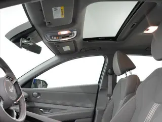 Hyundai ELANTRA 2025 SEL Confort 4p Sedan