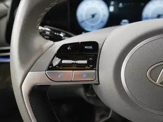Hyundai ELANTRA 2025 SEL Confort 4p Sedan