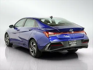 Hyundai ELANTRA 2025 SEL Confort 4p Sedan
