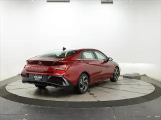 Hyundai ELANTRA 2025 SEL Confort 4p Sedan