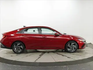 Hyundai ELANTRA 2025 SEL Confort 4p Sedan