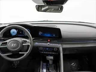 Hyundai ELANTRA 2025 SEL Confort 4p Sedan