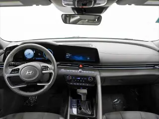 Hyundai ELANTRA 2025 SEL Confort 4p Sedan