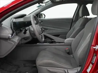 Hyundai ELANTRA 2025 SEL Confort 4p Sedan