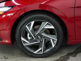 Hyundai ELANTRA 2025 SEL Confort 4p Sedan