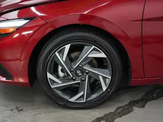 Hyundai ELANTRA 2025 SEL Confort 4p Sedan