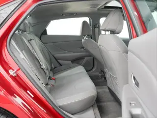 Hyundai ELANTRA 2025 SEL Confort 4p Sedan