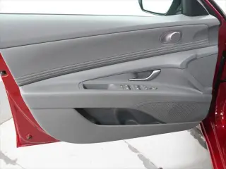 Hyundai ELANTRA 2025 SEL Confort 4p Sedan