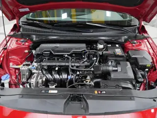 Hyundai ELANTRA 2025 SEL Confort 4p Sedan