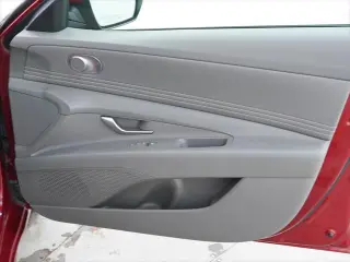 Hyundai ELANTRA 2025 SEL Confort 4p Sedan