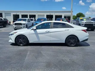 Hyundai ELANTRA 2022 SEL 4p Sedan
