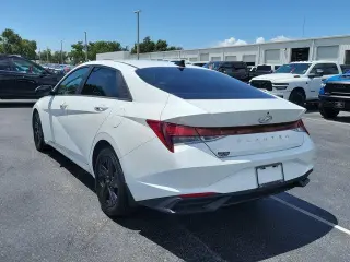 Hyundai ELANTRA 2022 SEL 4p Sedan