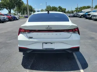 Hyundai ELANTRA 2022 SEL 4p Sedan