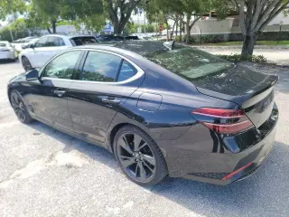 Genesis G70 2023 2.0T Sedan 4p