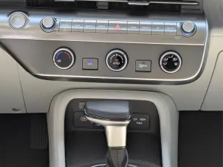 Hyundai KONA 2026 SE 4p SUV