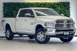Ram 2500 2018 4x4 Laramie 4dr Crew Cab 6.3 ft. SB Camioneta