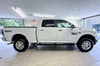 Ram 2500 2018 4x4 Laramie 4dr Crew Cab 6.3 ft. SB Camioneta