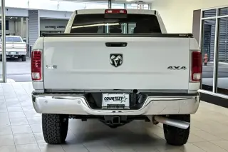 Ram 2500 2018 4x4 Laramie 4dr Crew Cab 6.3 ft. SB Camioneta
