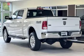 Ram 2500 2018 4x4 Laramie 4dr Crew Cab 6.3 ft. SB Camioneta