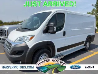Ram ProMaster 2025 Tradesman 2500 136 WB 3dr Low Roof Cargo Van sin asiento para pasajeros