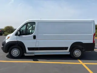 Ram ProMaster 2025 Tradesman 2500 136 WB 3dr Low Roof Cargo Van sin asiento para pasajeros