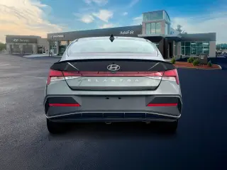 Hyundai ELANTRA 2025 SEL Sport 4p Sedan