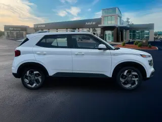 Hyundai VENUE 2024 SEL 4p Crossover