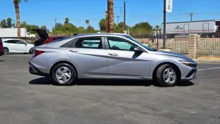 Hyundai ELANTRA 2025 SE Sedán 4p