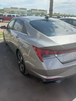 Hyundai ELANTRA 2023 Limited 4p Sedan