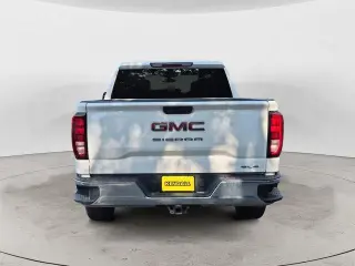 GMC Sierra 1500 2020 4x4 SLE 4p. Cabina Completa Estándar 5.8 ft. LB
