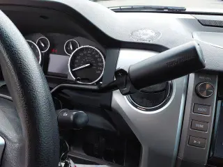Toyota Tundra 2016 4x4 SR5 4p CrewMax Cab Pickup SB (5.7L V8)
