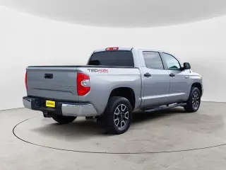 Toyota Tundra 2016 4x4 SR5 4p CrewMax Cab Pickup SB (5.7L V8)