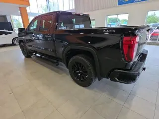 GMC Sierra 1500 2021 4x4 Base 4p Cabina Tripulada 6,6 ft. SB