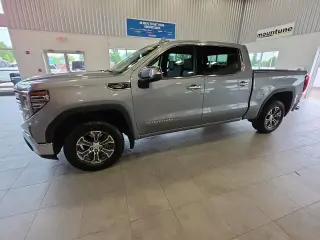 GMC Sierra 1500 2025 4x4 SLT 4p Crew Cab 5.8 ft. CB