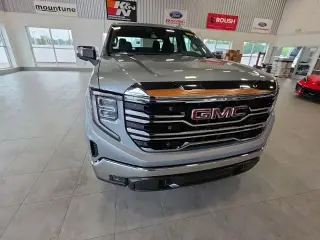 GMC Sierra 1500 2025 4x4 SLT 4p Crew Cab 5.8 ft. CB