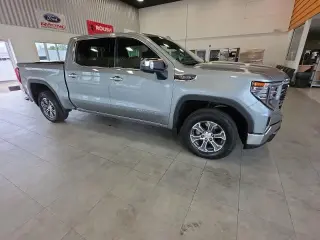 GMC Sierra 1500 2025 4x4 SLT 4p Crew Cab 5.8 ft. CB