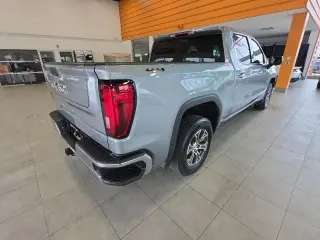 GMC Sierra 1500 2025 4x4 SLT 4p Crew Cab 5.8 ft. CB