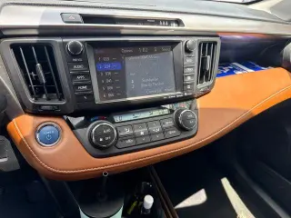Toyota RAV4 Hybrid 2017 AWD Limited 4p SUV