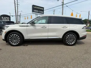Lincoln Aviator 2023 AWD Reserve 4dr SUV
