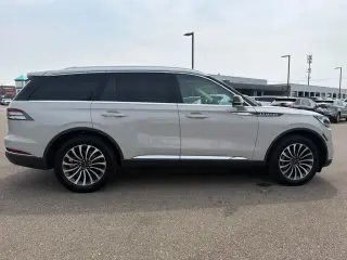 Lincoln Aviator 2023 AWD Reserve 4dr SUV
